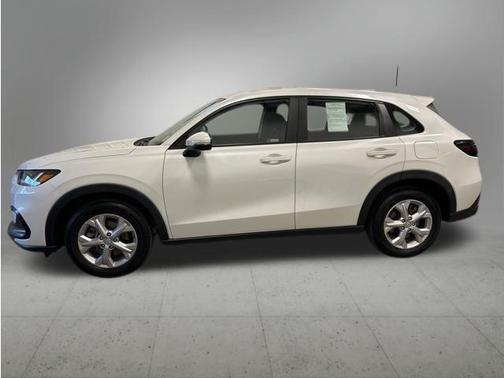 Platinum White Pearl 2024 Honda HR-V LX