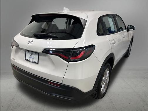 Platinum White Pearl 2024 Honda HR-V LX
