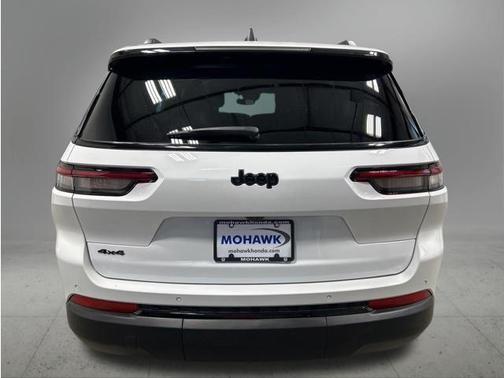 Bright White Clearcoat 2024 Jeep Grand Cherokee L Altitude