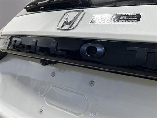 2025 Honda Pilot Touring 8-Passenger