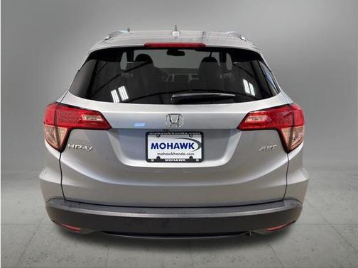 Lunar Silver Metallic 2018 Honda HR-V EX-L w/Navigation