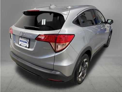 Lunar Silver Metallic 2018 Honda HR-V EX-L w/Navigation