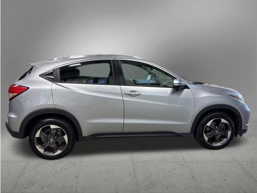 Lunar Silver Metallic 2018 Honda HR-V EX-L w/Navigation
