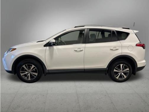 Super White 2017 Toyota RAV4 XLE