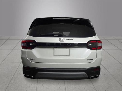 2025 Honda Pilot Touring 8-Passenger