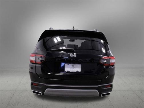 2023 Honda Pilot Touring 8-Passenger