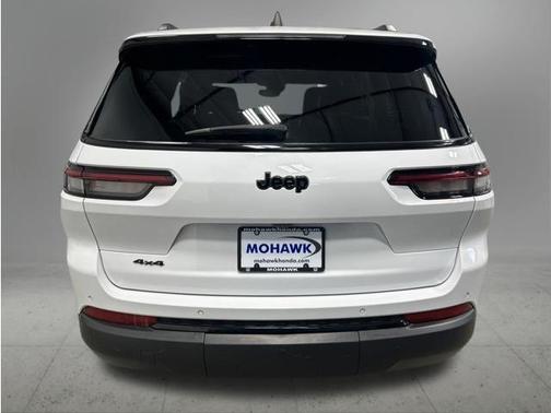 Bright White Clearcoat 2023 Jeep Grand Cherokee L Altitude