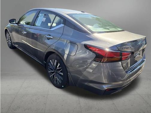 Gun Metallic 2023 Nissan Altima 2.5 SV