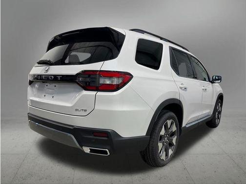 Platinum White Pearl 2026 Honda Pilot Elite