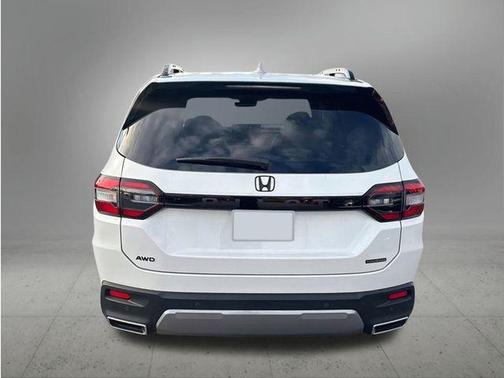 2026 Honda Pilot Touring 8-Passenger