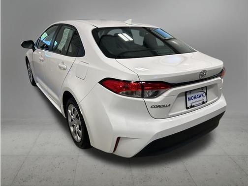 Ice Cap 2024 Toyota Corolla LE