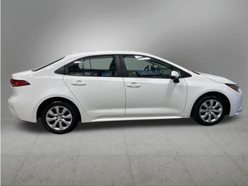 Ice Cap 2024 Toyota Corolla LE