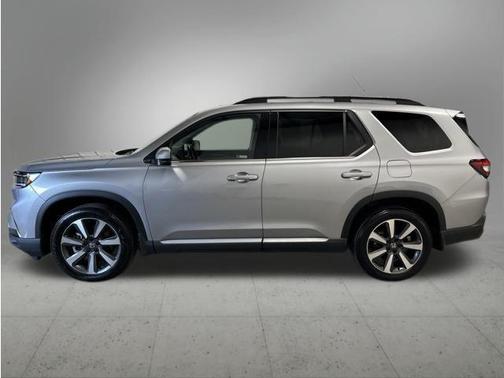 Lunar Silver Metallic 2023 Honda Pilot Touring 8-Passenger