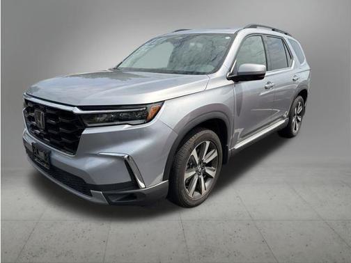 Lunar Silver Metallic 2023 Honda Pilot Touring 8-Passenger