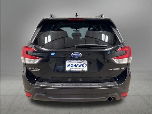 Crystal Black Silica 2023 Subaru Forester Limited