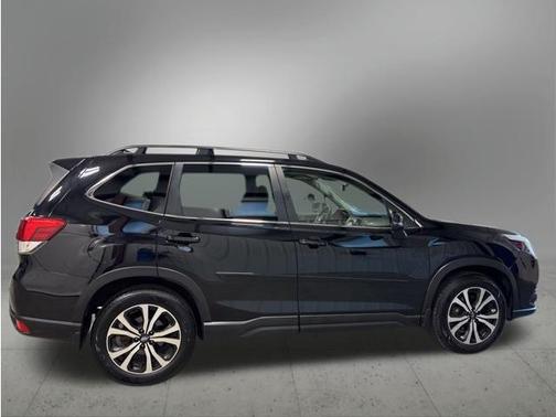 Crystal Black Silica 2023 Subaru Forester Limited