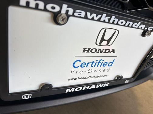 Platinum White Pearl 2024 Honda HR-V LX