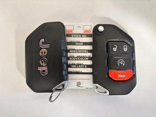 Silver Zynith Clearcoat 2024 Jeep Wrangler 4xe Willys