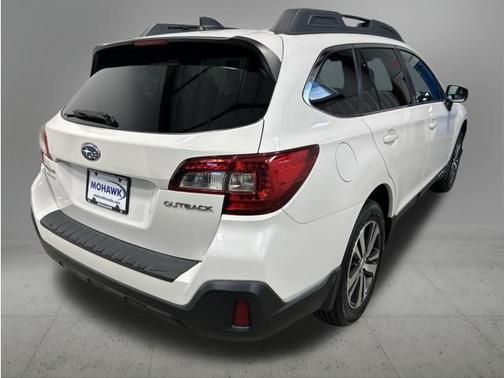 Crystal White Pearl 2019 Subaru Outback 2.5i Limited