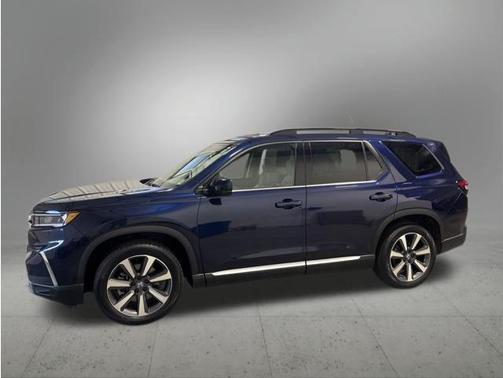 Obsidian Blue Pearl 2025 Honda Pilot Touring 8-Passenger