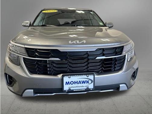Steel Gray 2025 Kia Seltos LX