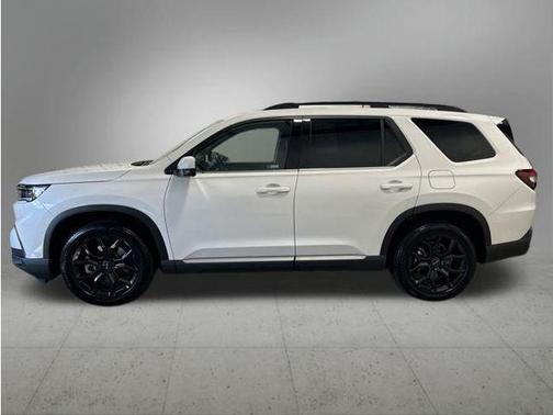 Platinum White Pearl 2025 Honda Pilot Touring 8-Passenger