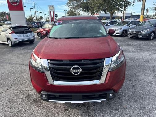 2022 Nissan Pathfinder Platinum