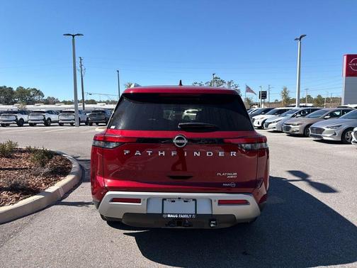 2022 Nissan Pathfinder Platinum