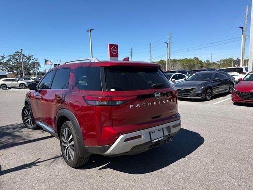 2022 Nissan Pathfinder Platinum