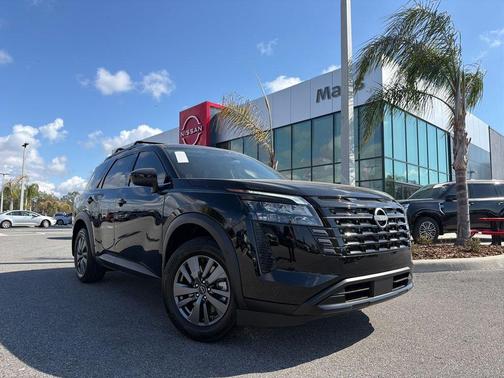 2026 Nissan Pathfinder SV