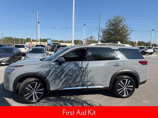 2024 Nissan Pathfinder Platinum