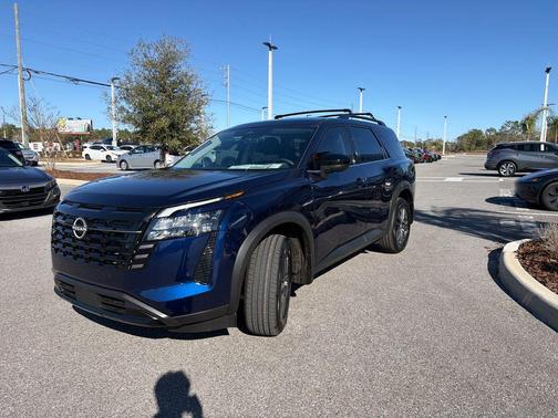 2026 Nissan Pathfinder SV