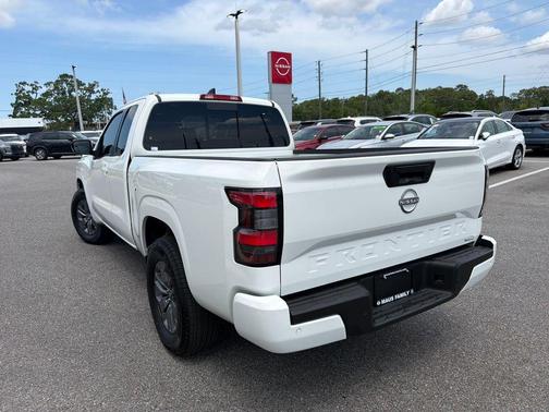 Glacier White 2025 Nissan Frontier SV