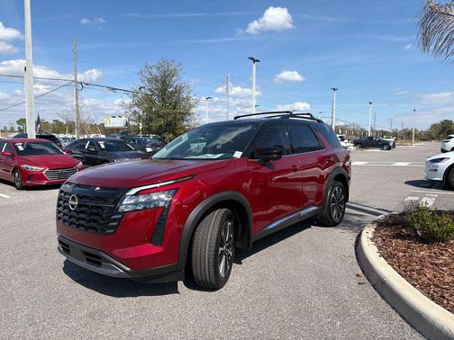 2026 Nissan Pathfinder Platinum