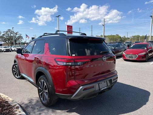 2026 Nissan Pathfinder Platinum