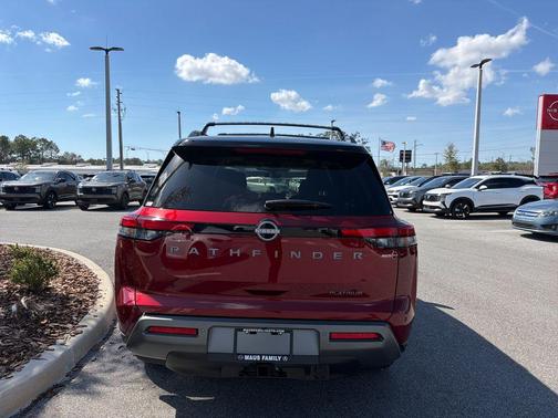 2026 Nissan Pathfinder Platinum