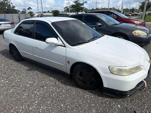 White 2001 Honda Accord LX
