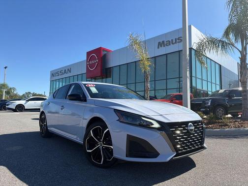 2025 Nissan Altima SR