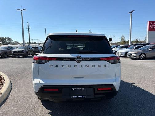 2026 Nissan Pathfinder S