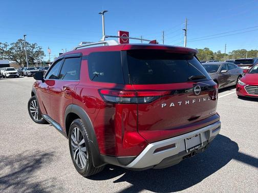 2022 Nissan Pathfinder Platinum
