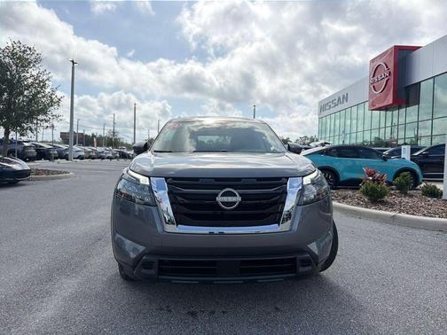 Gun Metallic 2024 Nissan Pathfinder SV