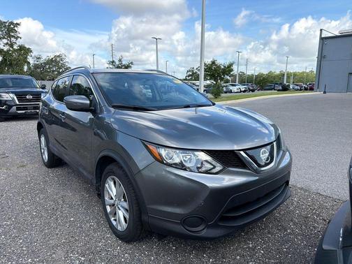 Gun Metallic 2018 Nissan Rogue Sport SV
