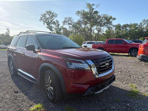 2022 Nissan Pathfinder Platinum