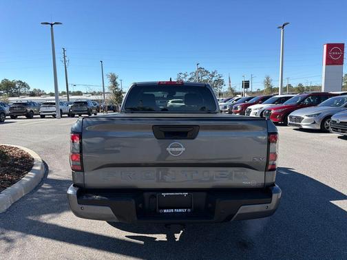 2024 Nissan Frontier SV