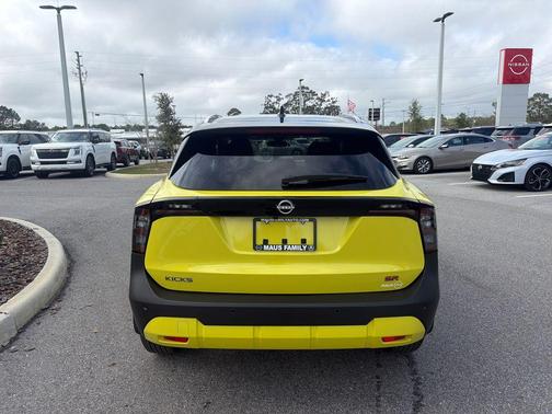 2026 Nissan Kicks SR