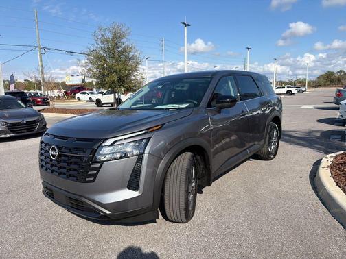 2026 Nissan Pathfinder S