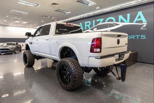 2017 RAM 3500 Laramie Crew Cab 4x4 6'4' Box