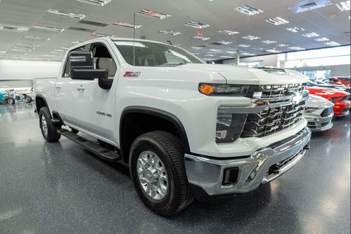 Summit White 2024 Chevrolet Silverado 3500 LT