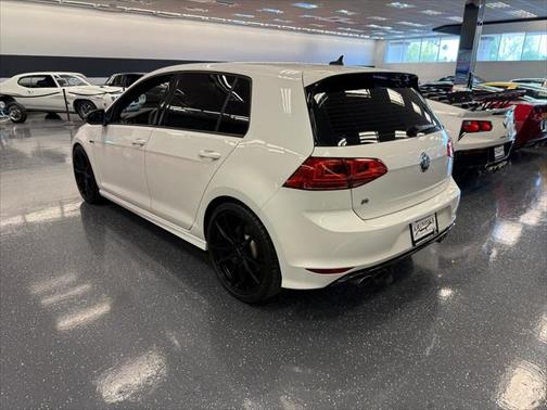 2016 Volkswagen Golf R 2.0T DSG