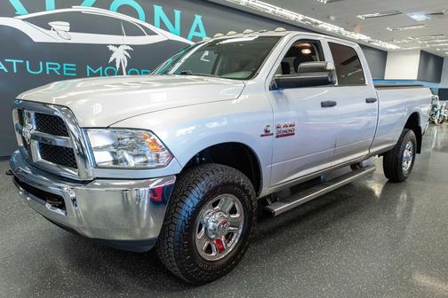 2017 RAM 3500 Tradesman Crew Cab 4x4 8' Box